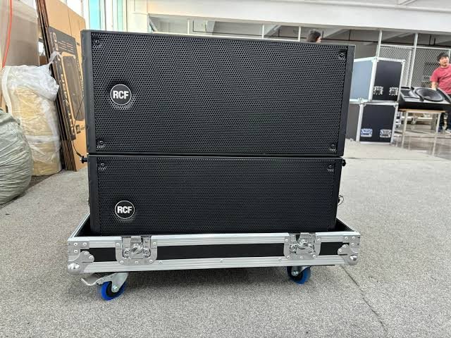 RCF HDL 20-A Active Line Array System – Pair with Flight Case